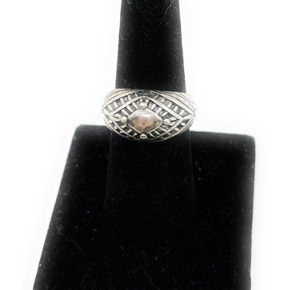 R3268 Silpada Sterling Silver Regalia Ring Size 7